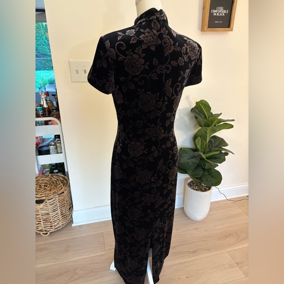 David Warren 90’s vintage Chinese velvet Dress - Picture 5 of 10